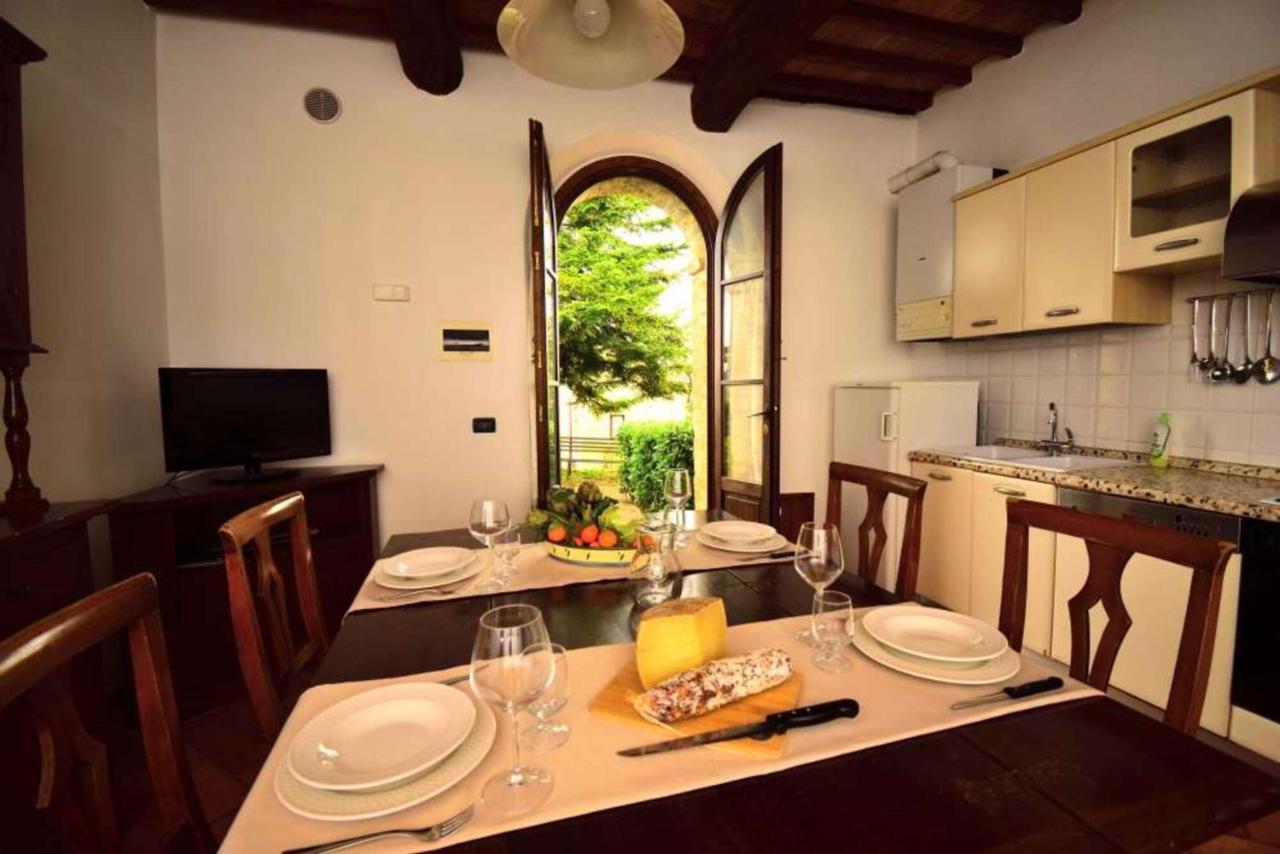 Le Rocche Di Valiano Aparthotel ภายนอก รูปภาพ
